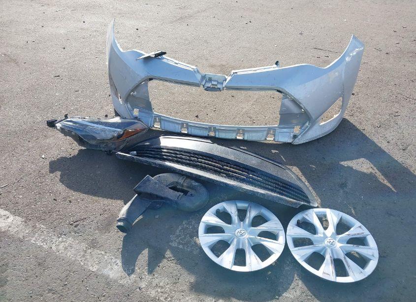 Photo 12 of 2019 Toyota Corolla L (VIN 2T1BURHE1KC218104)