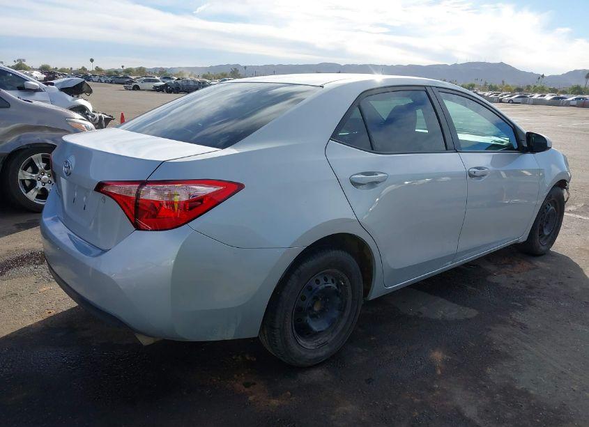 Photo 4 of 2019 Toyota Corolla L (VIN 2T1BURHE1KC218104)
