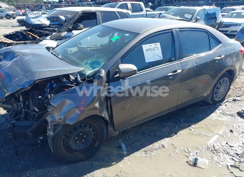 Photo 2 of 2019 Toyota Corolla LE (VIN 2T1BURHE1KC225697)