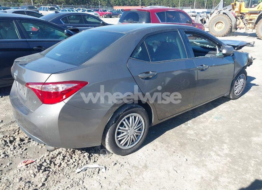 Photo 4 of 2019 Toyota Corolla LE (VIN 2T1BURHE1KC225697)