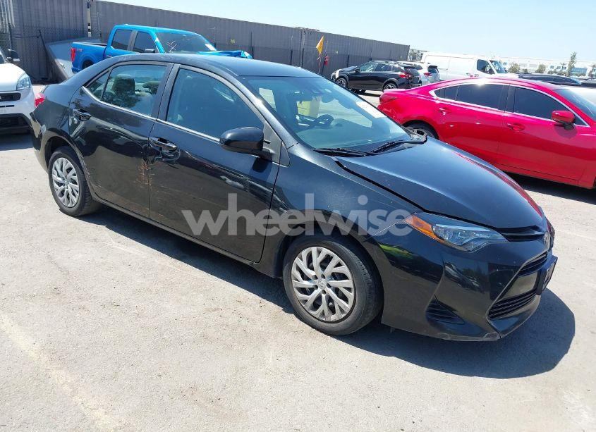 2019 Toyota Corolla LE (VIN 2T1BURHE1KC230429) main photo