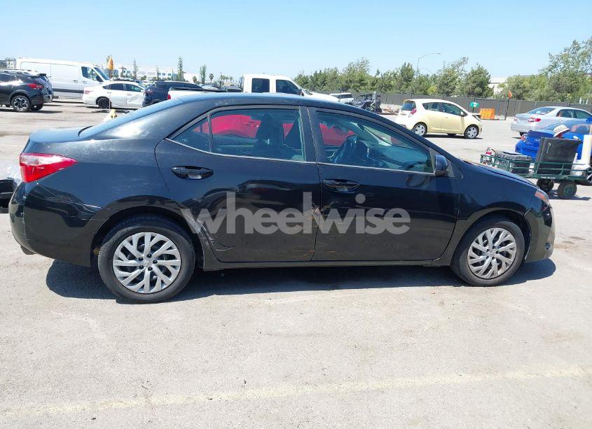 Photo 13 of 2019 Toyota Corolla LE (VIN 2T1BURHE1KC230429)