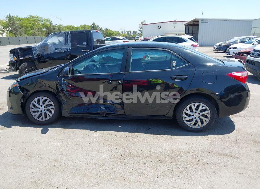 Photo 14 of 2019 Toyota Corolla LE (VIN 2T1BURHE1KC230429)