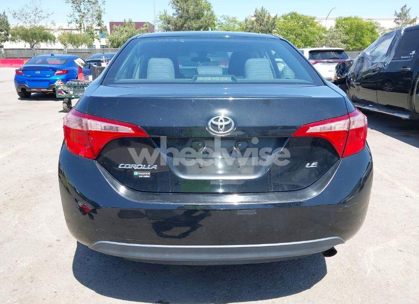 Photo 16 of 2019 Toyota Corolla LE (VIN 2T1BURHE1KC230429)