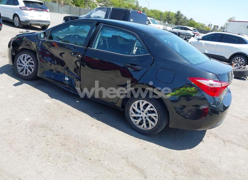 Photo 3 of 2019 Toyota Corolla LE (VIN 2T1BURHE1KC230429)