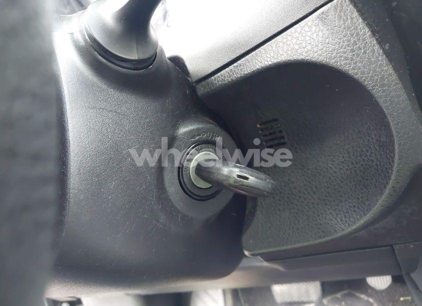 Photo 11 of 2019 Toyota Corolla LE (VIN 2T1BURHE1KC232004)