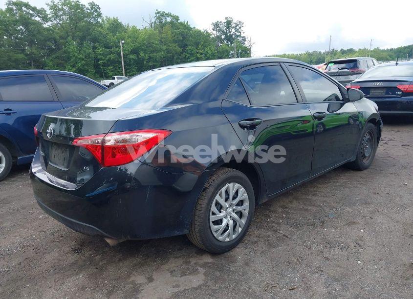 Photo 4 of 2019 Toyota Corolla LE (VIN 2T1BURHE1KC232004)