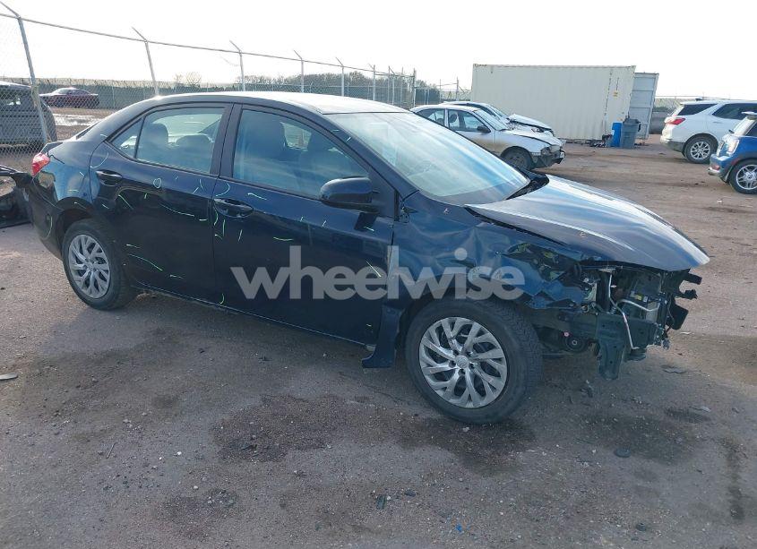 2019 Toyota Corolla LE (VIN 2T1BURHE1KC233637) main photo
