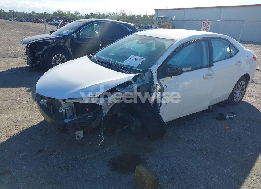 Photo 2 of 2019 Toyota Corolla LE (VIN 2T1BURHE1KC237994)