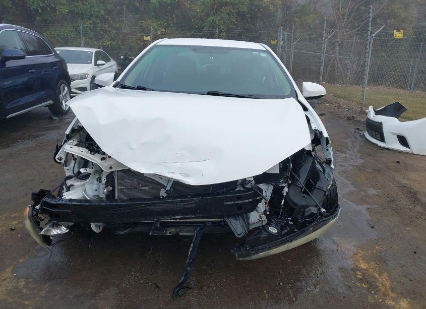 Photo 13 of 2014 Toyota Corolla LE (VIN 2T1BURHE2EC030373)