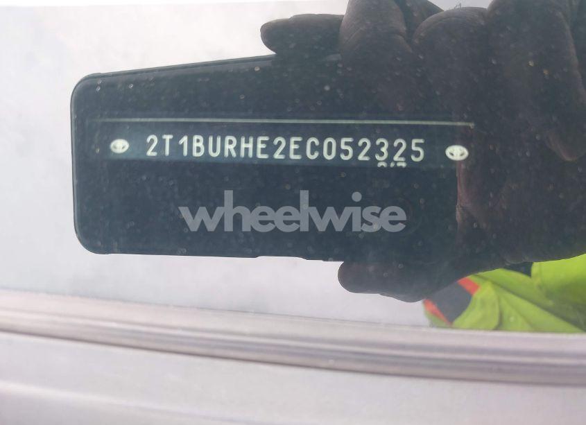 Photo 9 of 2014 Toyota Corolla LE (VIN 2T1BURHE2EC052325)