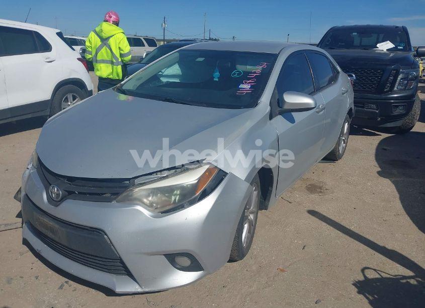 Photo 2 of 2014 Toyota Corolla LE PLUS (VIN 2T1BURHE2EC073742)