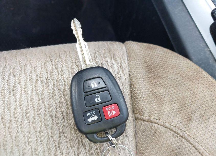 Photo 11 of 2014 Toyota Corolla LE (VIN 2T1BURHE2EC100339)