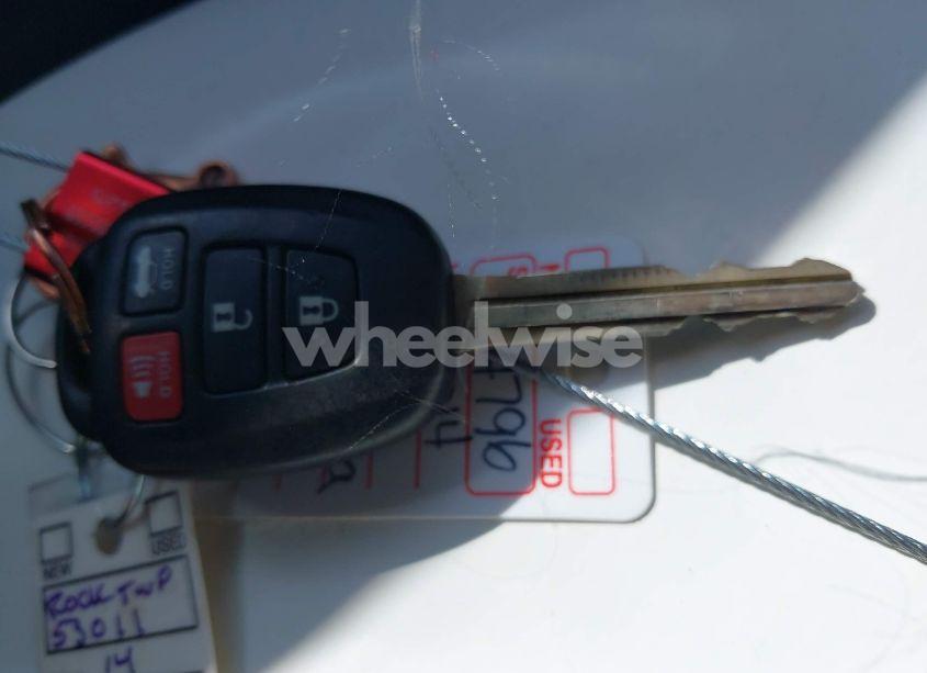 Photo 11 of 2014 Toyota Corolla LE (VIN 2T1BURHE2EC153011)