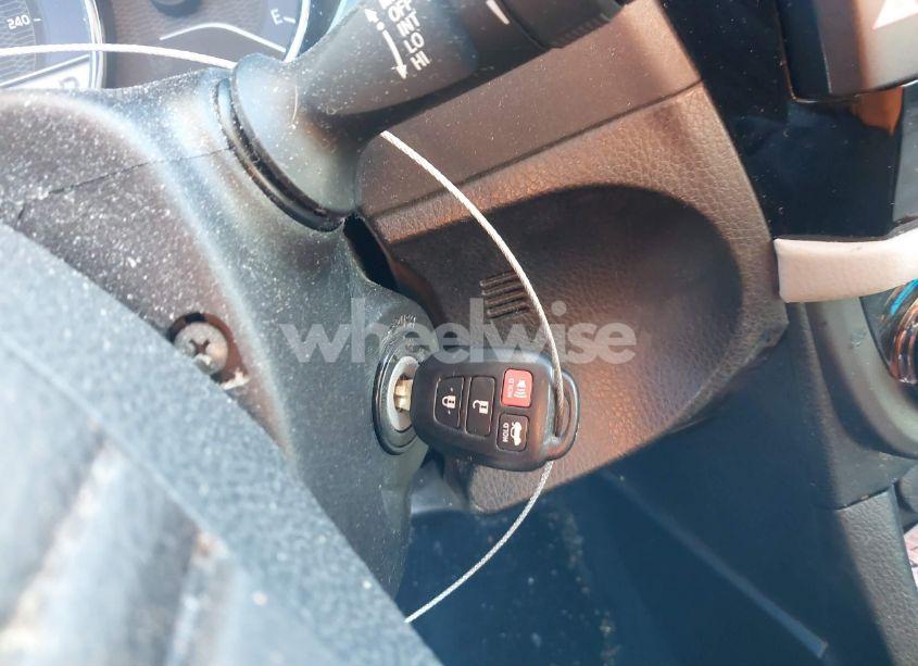 Photo 11 of 2014 Toyota Corolla LE (VIN 2T1BURHE2EC164204)