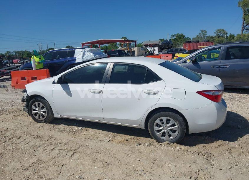 Photo 15 of 2015 Toyota Corolla L (VIN 2T1BURHE2FC237833)