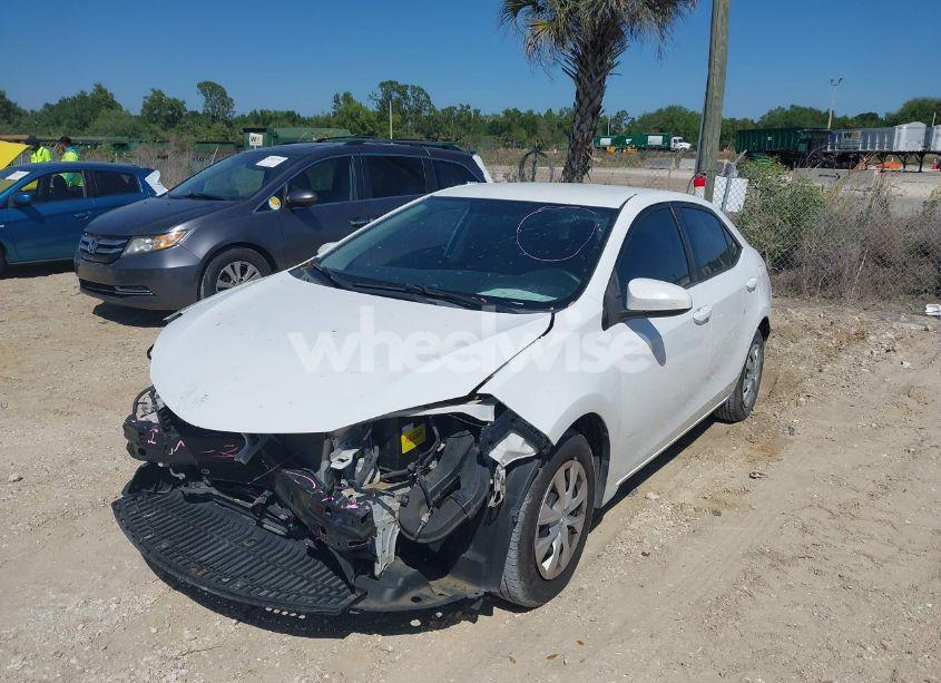 Photo 2 of 2015 Toyota Corolla L (VIN 2T1BURHE2FC237833)