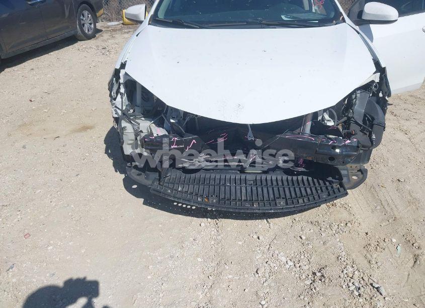 Photo 6 of 2015 Toyota Corolla L (VIN 2T1BURHE2FC237833)