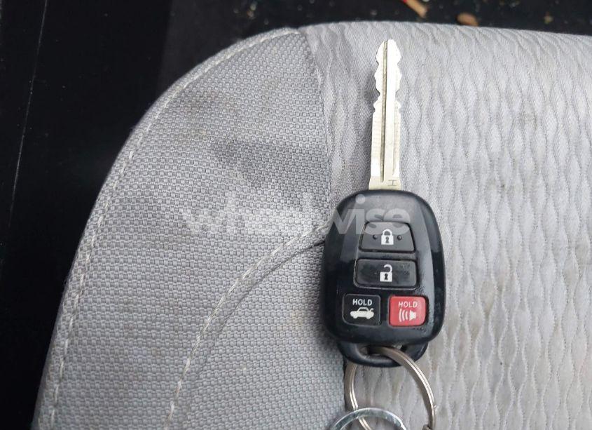 Photo 11 of 2015 Toyota Corolla LE (VIN 2T1BURHE2FC256608)