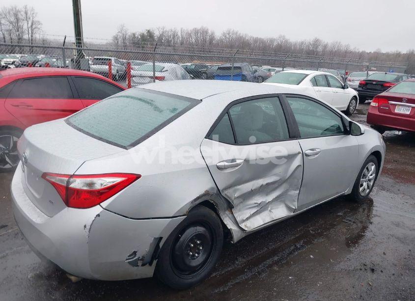 Photo 4 of 2015 Toyota Corolla LE (VIN 2T1BURHE2FC256608)