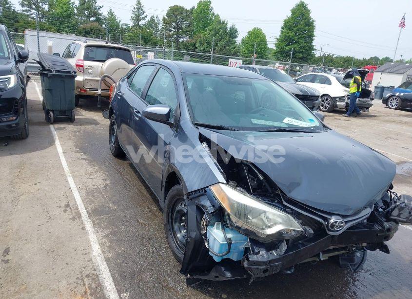 2015 Toyota Corolla LE (VIN 2T1BURHE2FC305578) main photo