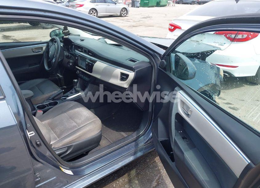 Photo 5 of 2015 Toyota Corolla LE (VIN 2T1BURHE2FC305578)