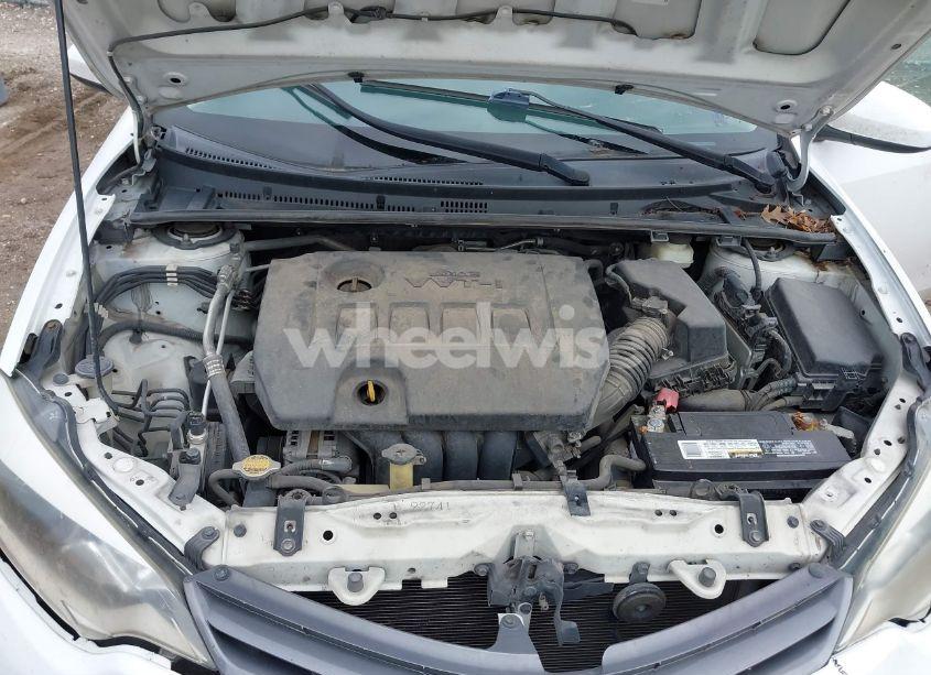 Photo 10 of 2015 Toyota Corolla LE (VIN 2T1BURHE2FC312093)