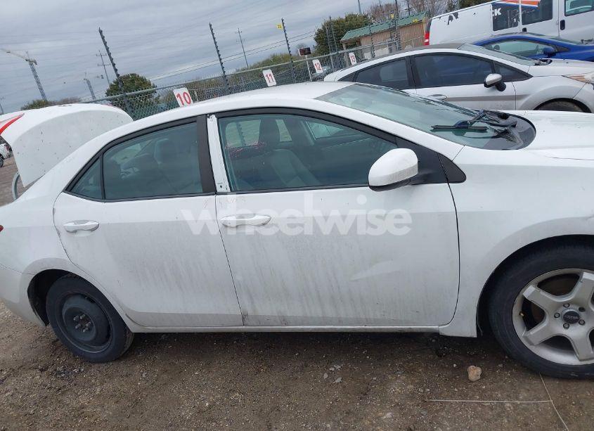 Photo 13 of 2015 Toyota Corolla LE (VIN 2T1BURHE2FC312093)