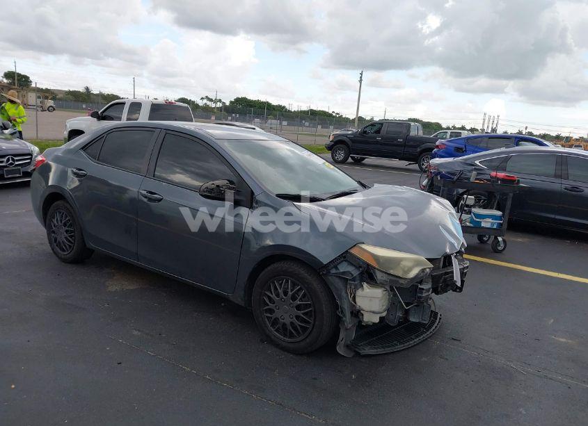 2015 Toyota Corolla LE (VIN 2T1BURHE2FC317293) main photo