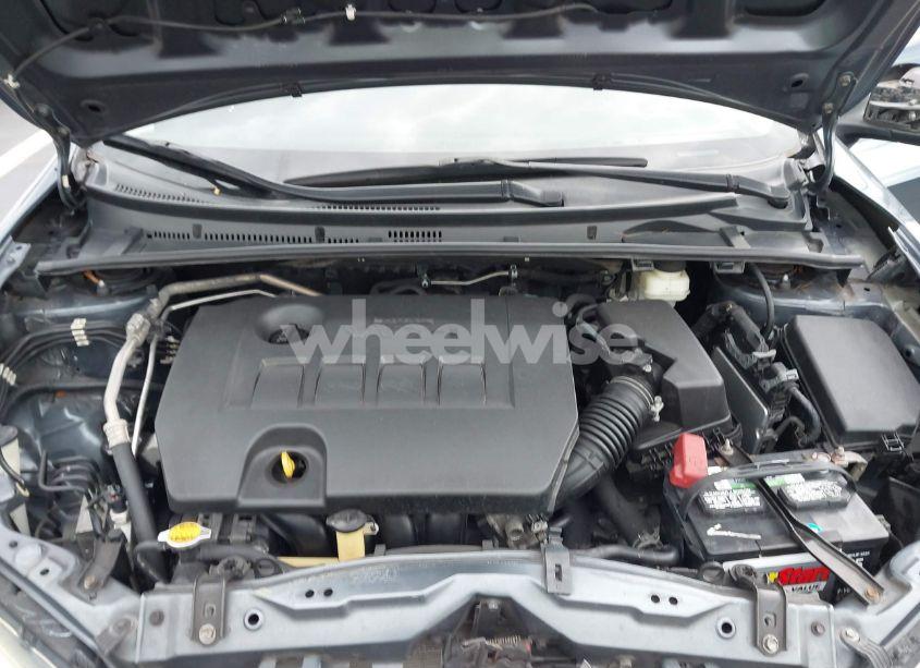 Photo 10 of 2015 Toyota Corolla LE (VIN 2T1BURHE2FC317293)