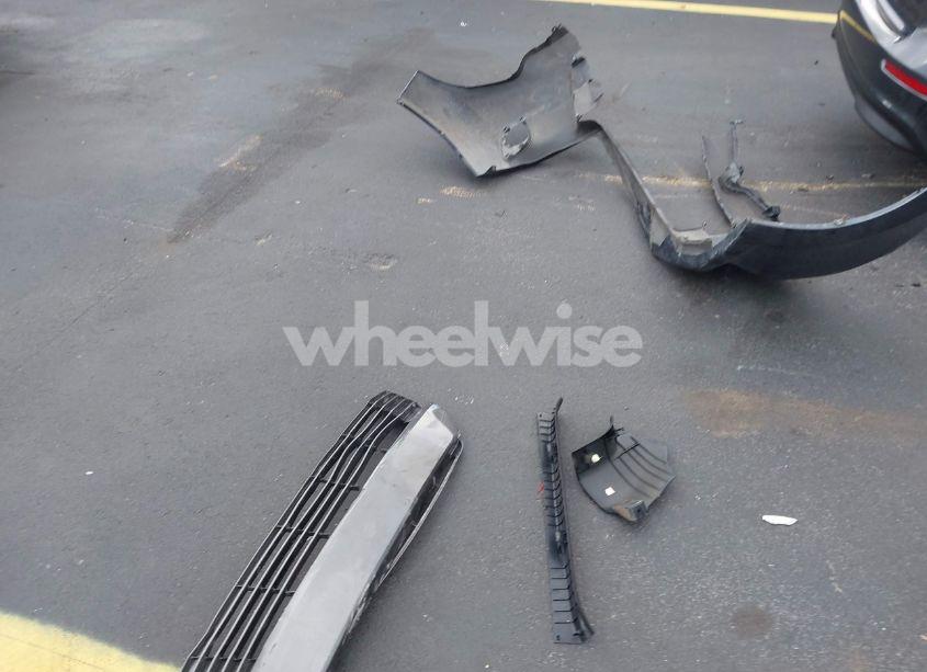 Photo 12 of 2015 Toyota Corolla LE (VIN 2T1BURHE2FC317293)