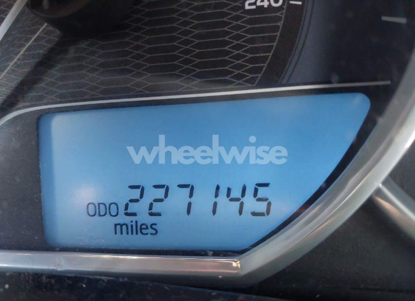 Photo 15 of 2015 Toyota Corolla LE (VIN 2T1BURHE2FC322364)