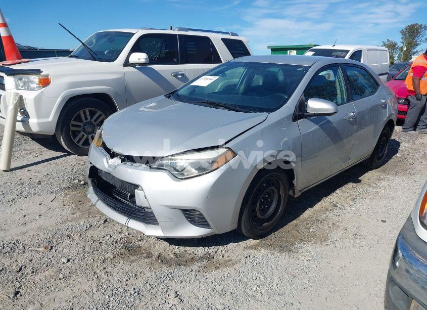 Photo 2 of 2015 Toyota Corolla LE (VIN 2T1BURHE2FC322364)