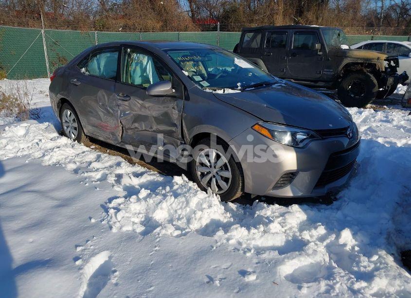 2015 Toyota Corolla LE (VIN 2T1BURHE2FC343537) main photo