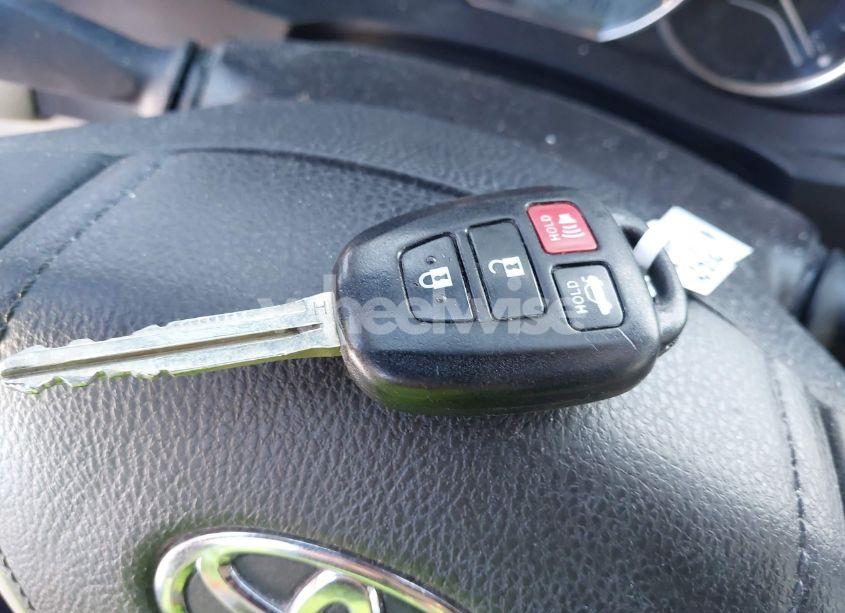 Photo 11 of 2015 Toyota Corolla LE (VIN 2T1BURHE2FC343537)