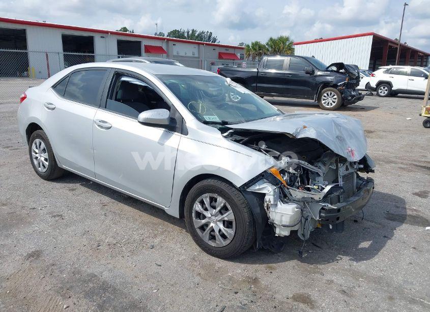 2015 Toyota Corolla L (VIN 2T1BURHE2FC358684) main photo