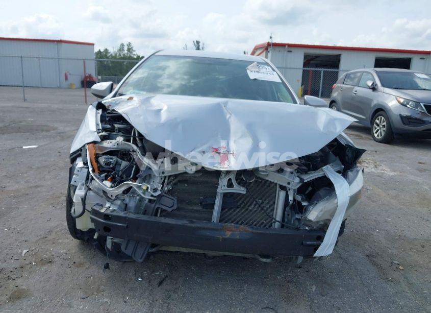 Photo 13 of 2015 Toyota Corolla L (VIN 2T1BURHE2FC358684)