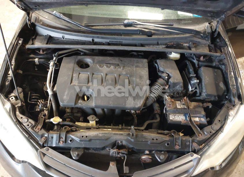 Photo 10 of 2015 Toyota Corolla LE (VIN 2T1BURHE2FC370348)