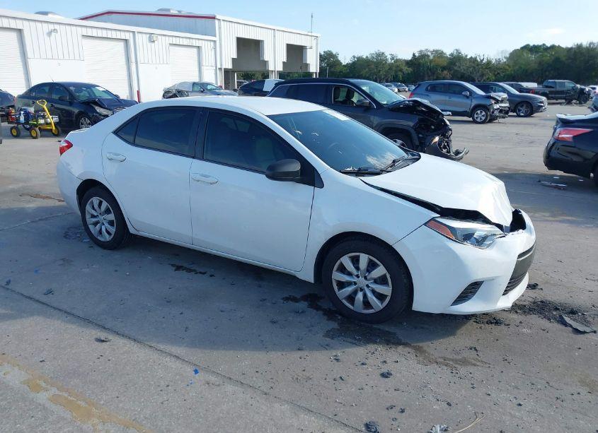 2015 Toyota Corolla LE (VIN 2T1BURHE2FC390048) main photo