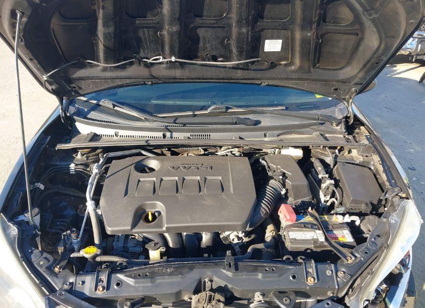 Photo 10 of 2015 Toyota Corolla LE (VIN 2T1BURHE2FC401999)