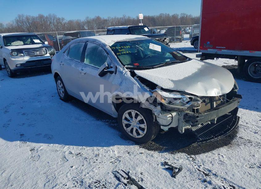 2015 Toyota Corolla L (VIN 2T1BURHE2FC418947) main photo