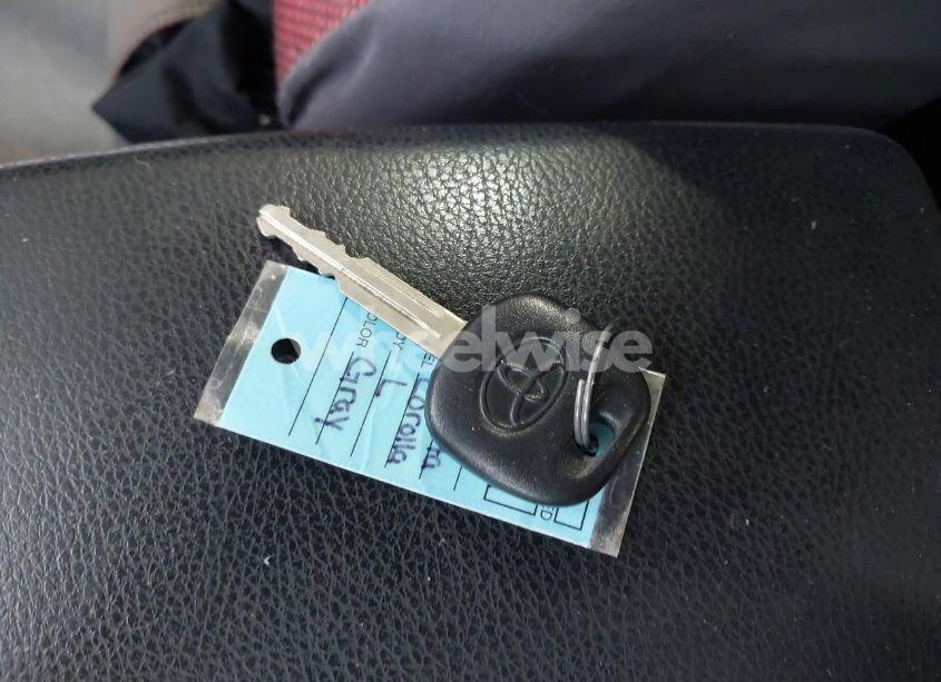 Photo 11 of 2015 Toyota Corolla L (VIN 2T1BURHE2FC418947)