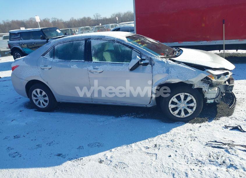 Photo 13 of 2015 Toyota Corolla L (VIN 2T1BURHE2FC418947)