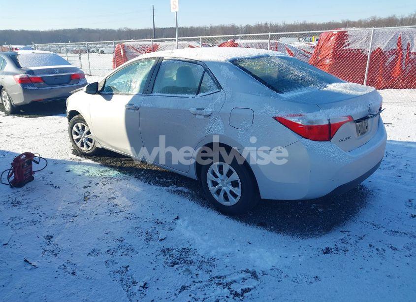 Photo 3 of 2015 Toyota Corolla L (VIN 2T1BURHE2FC418947)