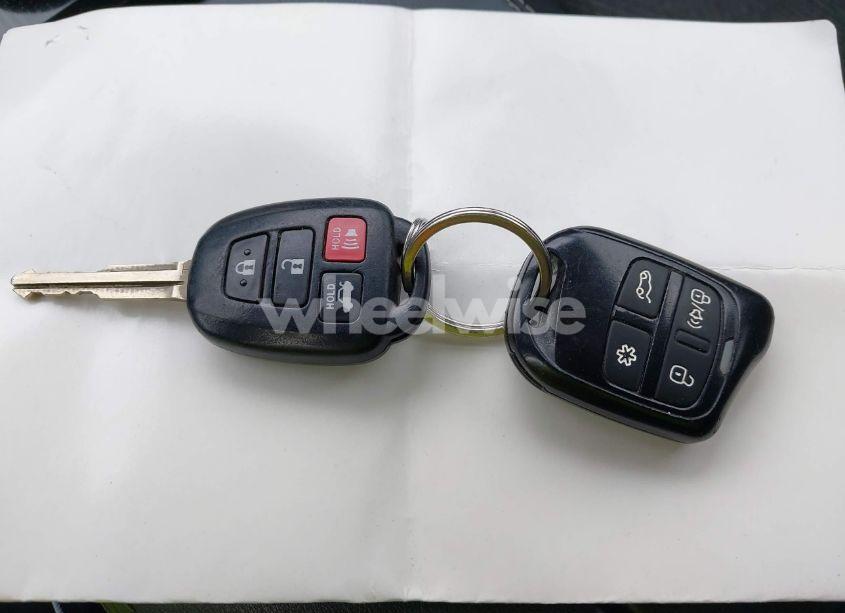 Photo 11 of 2015 Toyota Corolla L/LE/LE PLS/PRM/S/S PLS (VIN 2T1BURHE2FC455660)