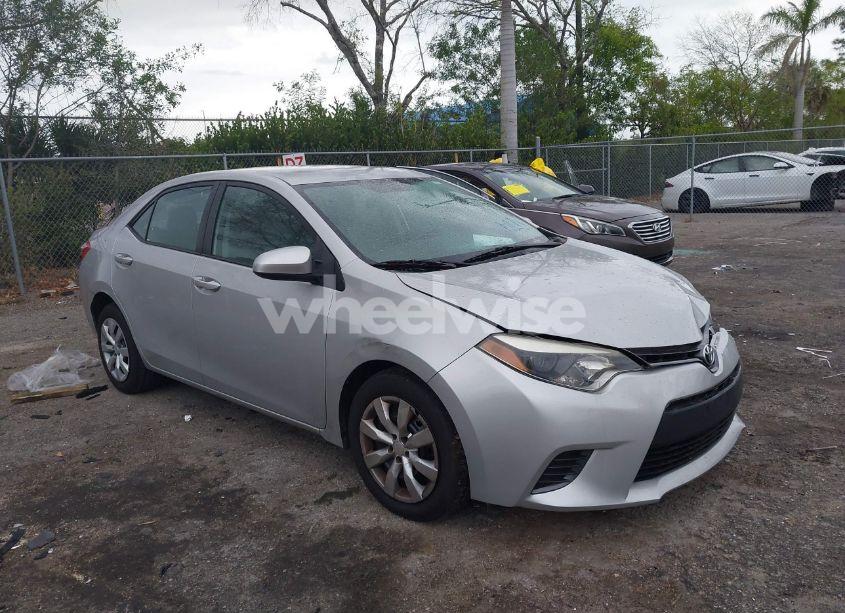 2015 Toyota Corolla LE (VIN 2T1BURHE2FC463564) main photo