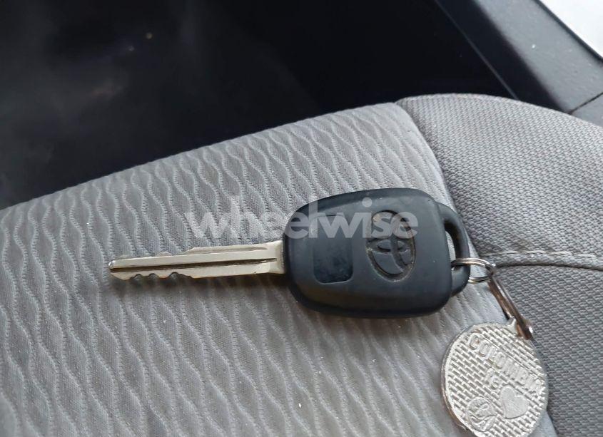 Photo 11 of 2015 Toyota Corolla LE (VIN 2T1BURHE2FC463564)