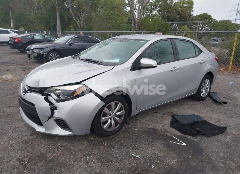Photo 2 of 2015 Toyota Corolla LE (VIN 2T1BURHE2FC463564)