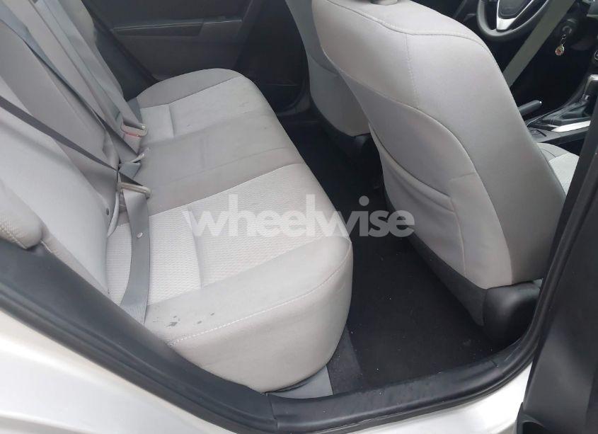 Photo 8 of 2015 Toyota Corolla LE (VIN 2T1BURHE2FC463564)