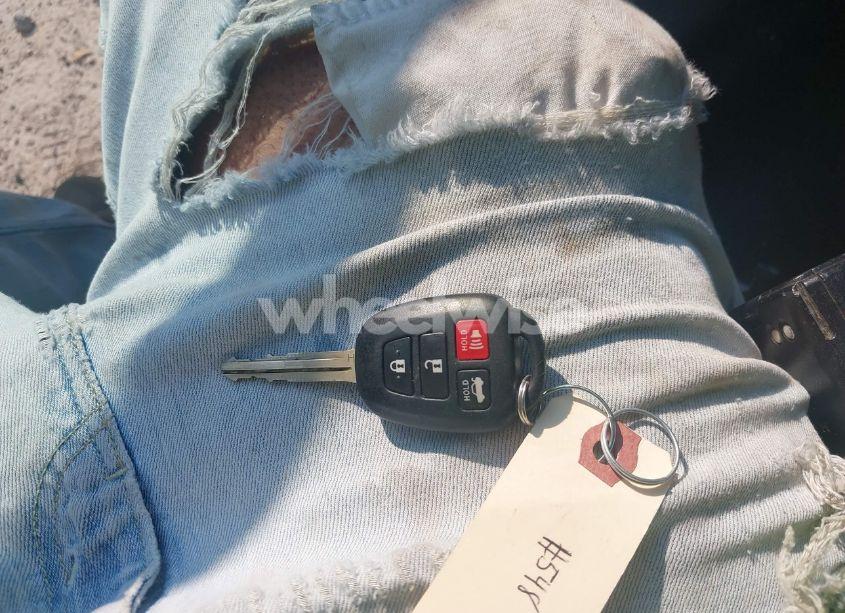 Photo 11 of 2015 Toyota Corolla LE (VIN 2T1BURHE2FC466027)